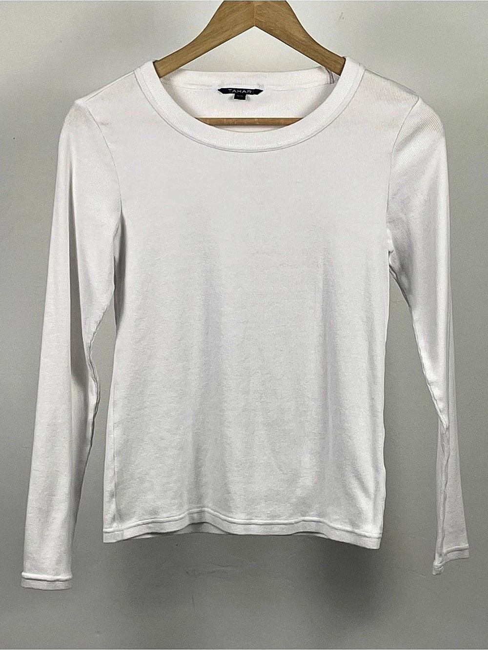 Tahari Ribbed Long Sleeve Tee in White Size Medium
